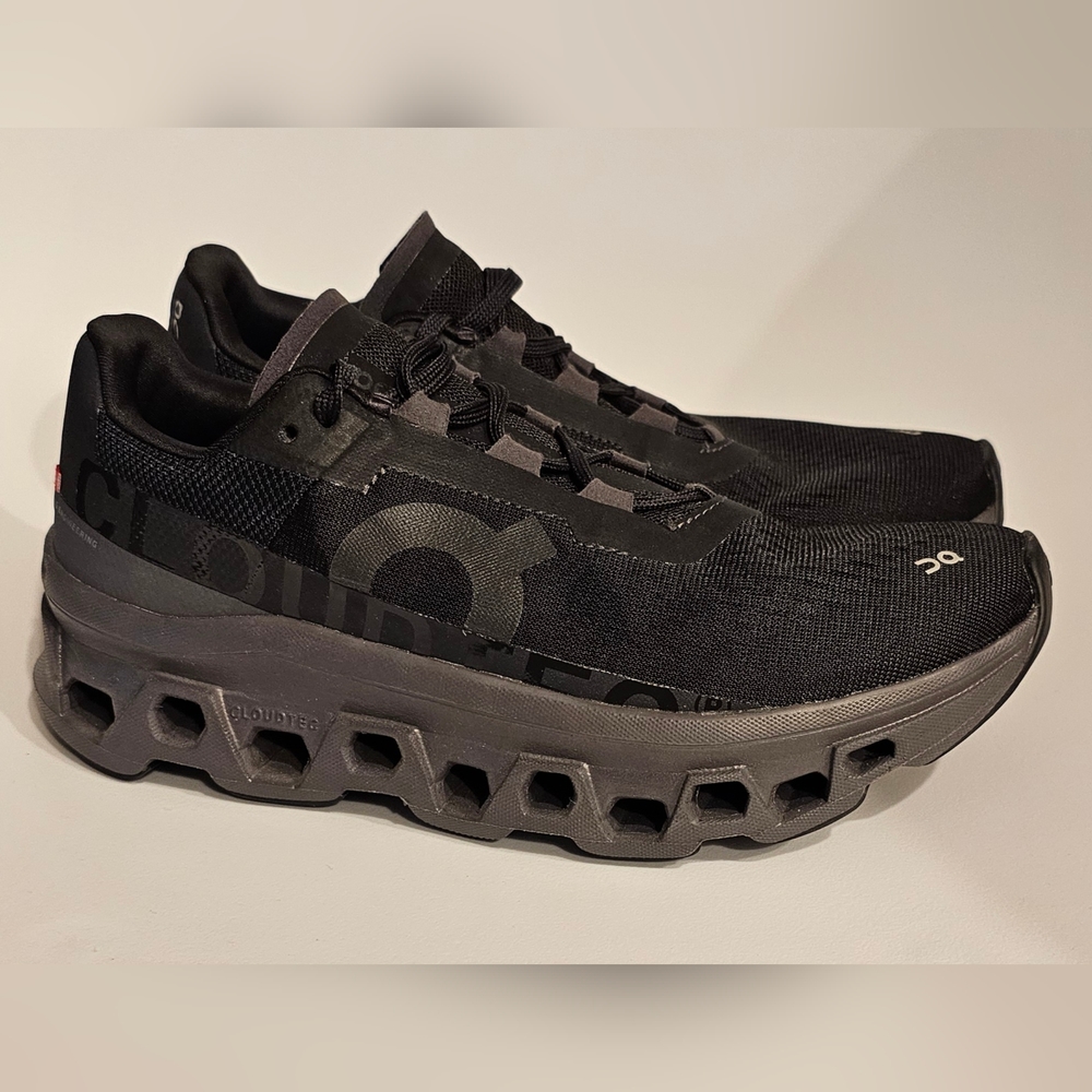 Womens On running Cloudmonster size 8